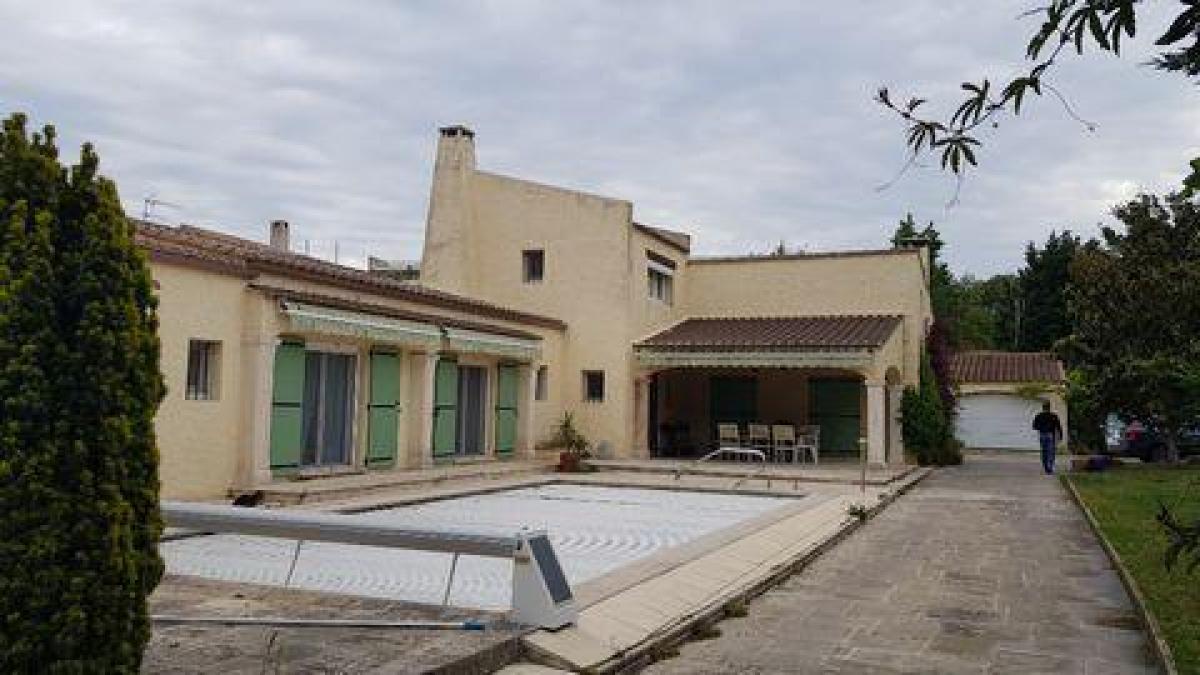 8 bedrooms House in Istres, France No. 4121