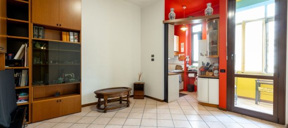 2 rooms Apartment in Milan, Italy No. 244365 6
