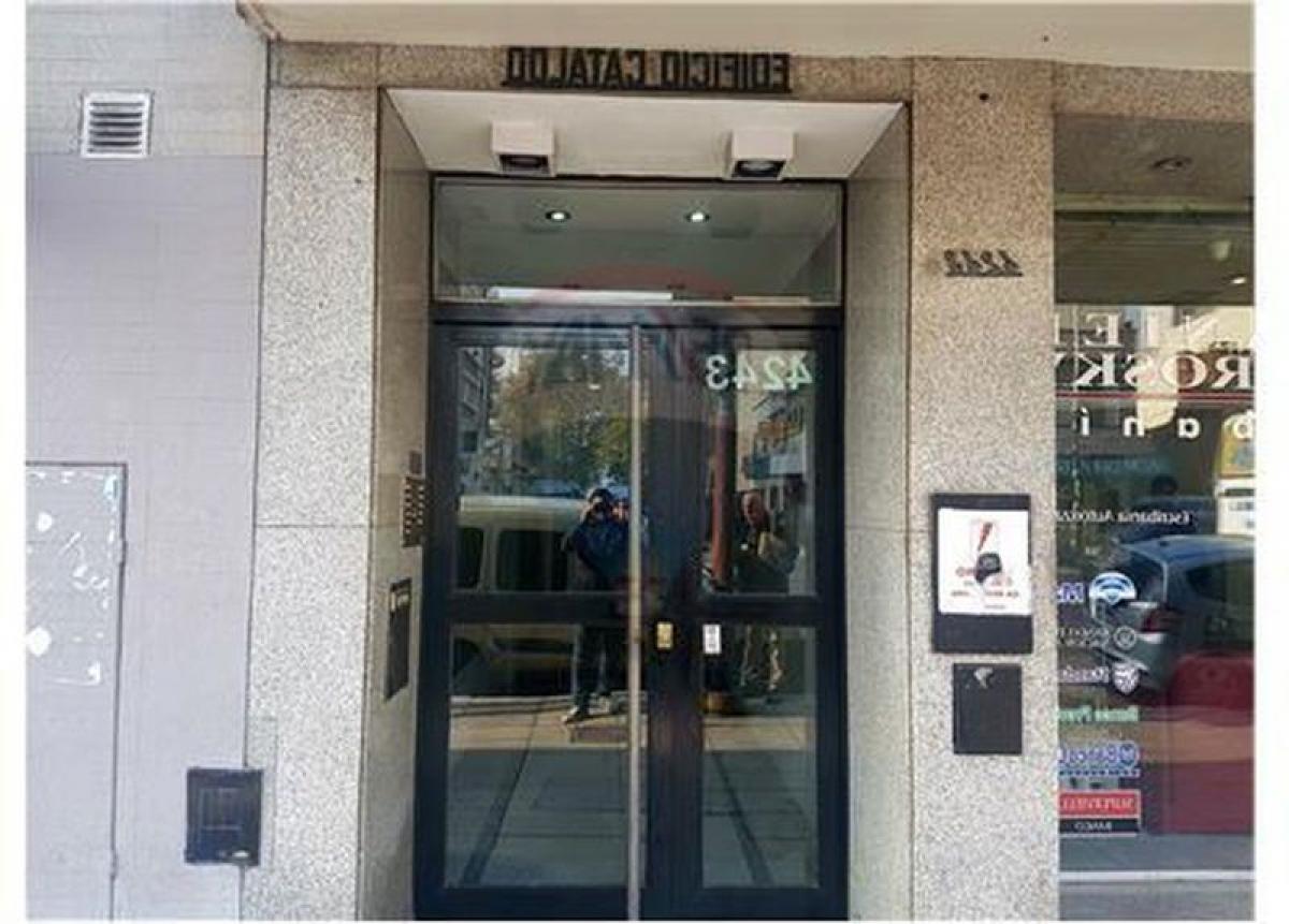 2 bedrooms House in Lanus, Argentina No. 12698