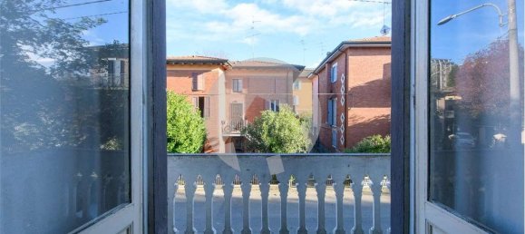 4 bedrooms House in Reggio Emilia, Italy No. 99119 9