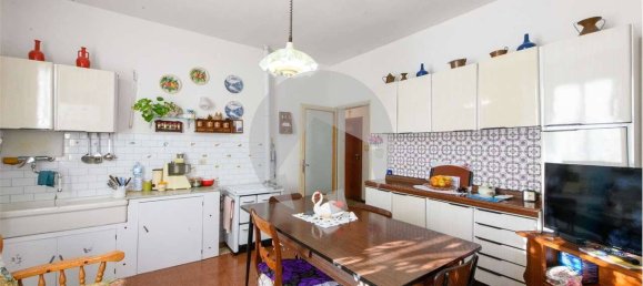 4 bedrooms House in Reggio Emilia, Italy No. 99119 2