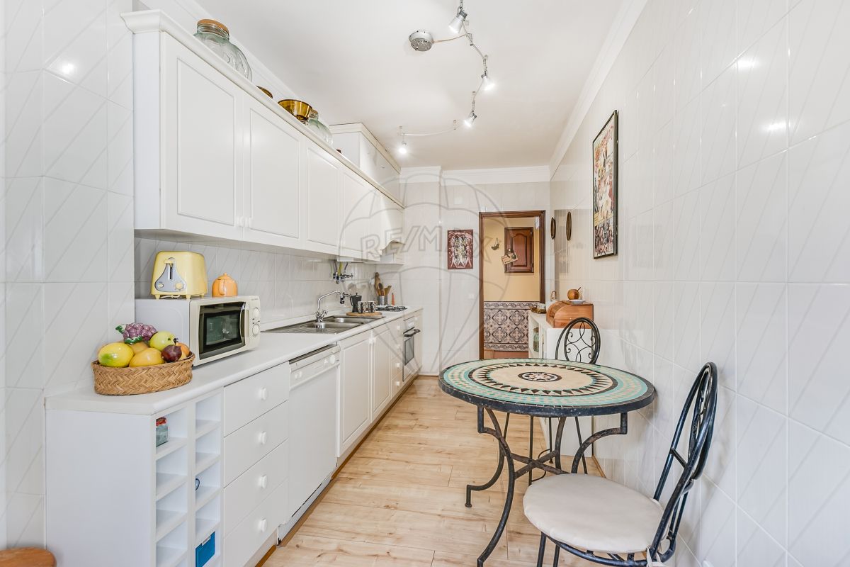 2 bedrooms Apartment in Cascais, Portugal No. 73228