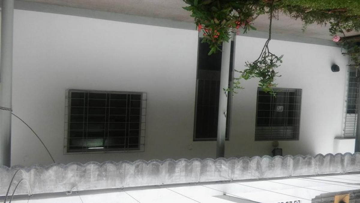 2 bedrooms House in Tres de Febrero, Argentina No. 60500