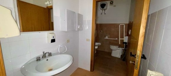 230m² Office in Tortona, Italy No. 68143 8