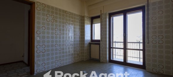 5 rooms Apartment in Catanzaro, Italy No. 107975 11