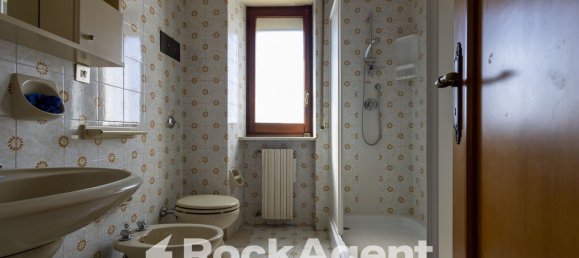 5 rooms Apartment in Catanzaro, Italy No. 107975 33