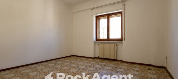 5 rooms Apartment in Catanzaro, Italy No. 107975 15