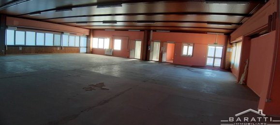 Propiedad comercial de 5 habitaciónes en Poggio Rusco, Italy No. 2644 3