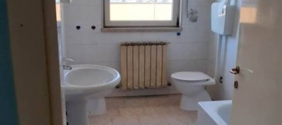 Propiedad comercial de 5 habitaciónes en Poggio Rusco, Italy No. 2644 13