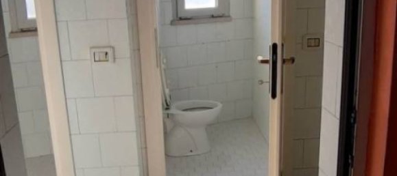 Propiedad comercial de 5 habitaciónes en Poggio Rusco, Italy No. 2644 7