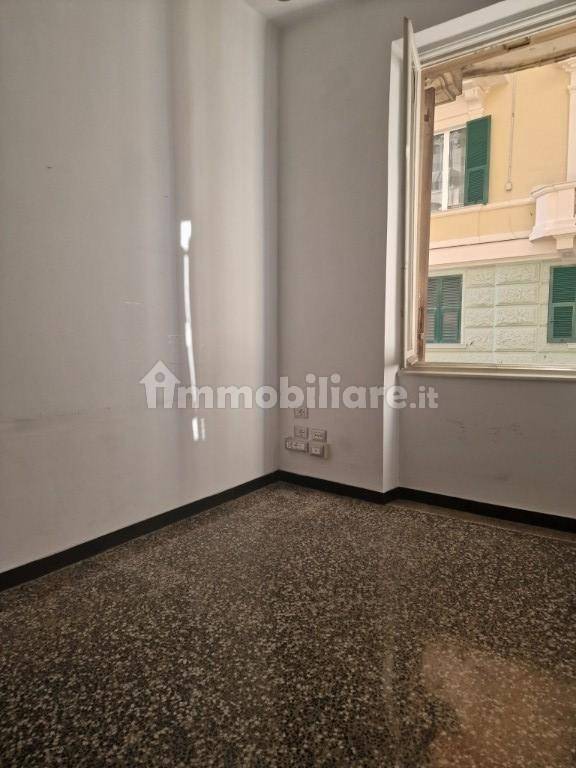 4 غرف نوم شقة في Genoa, Italy رقم 263052