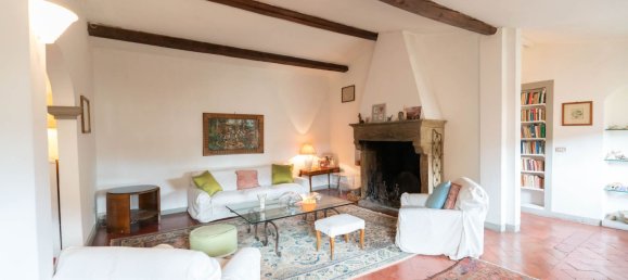 2 bedrooms Apartment in Florence, Italy No. 92355 2