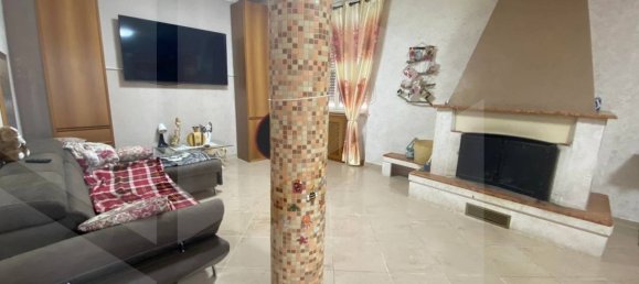 Casa de 3 dormitorios en San Severo, Italy No. 26114 8