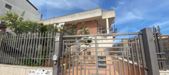 Casa de 3 dormitorios en San Severo, Italy No. 26114 19