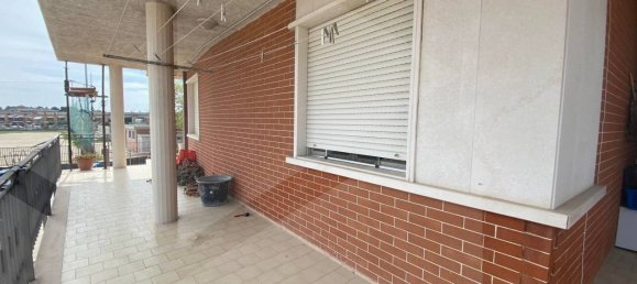 Casa de 3 dormitorios en San Severo, Italy No. 26114 18