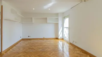 Дуплекс с 3 спальнями в Мадрид, Испания № 212679