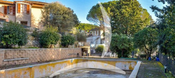 5 bedrooms Villa in Passignano sul Trasimeno, Italy No. 1508 9