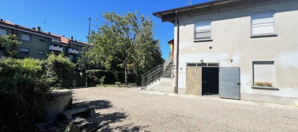 3 bedrooms House in Albinea, Italy No. 327185 2