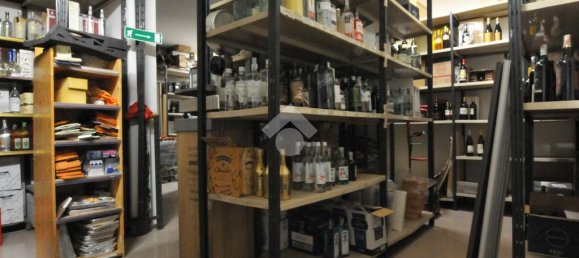 2 rooms Commercial property in Bologna, Italy No. 4647 11