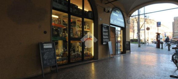 2 rooms Commercial property in Bologna, Italy No. 4647 2