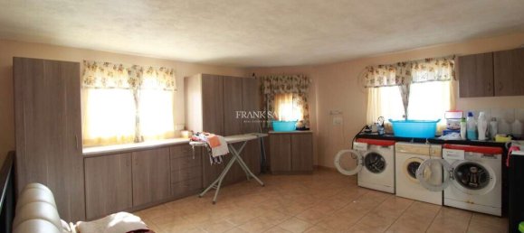 3 Schlafzimmer Haus in Kirkop, Malta, Nr. 8063 4