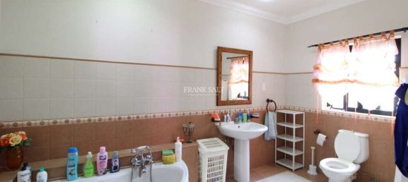 3 Schlafzimmer Haus in Kirkop, Malta, Nr. 8063 12