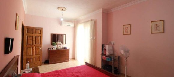 3 Schlafzimmer Haus in Kirkop, Malta, Nr. 8063 3