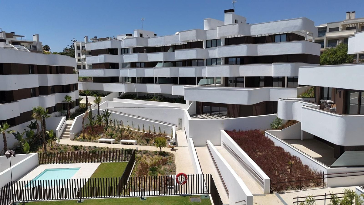 2 bedrooms Apartment in Estepona, Spain No. 137068