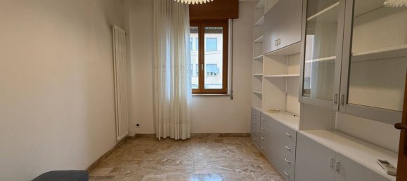 5-salle Appartement à Vicenza, Italy No. 260973 6