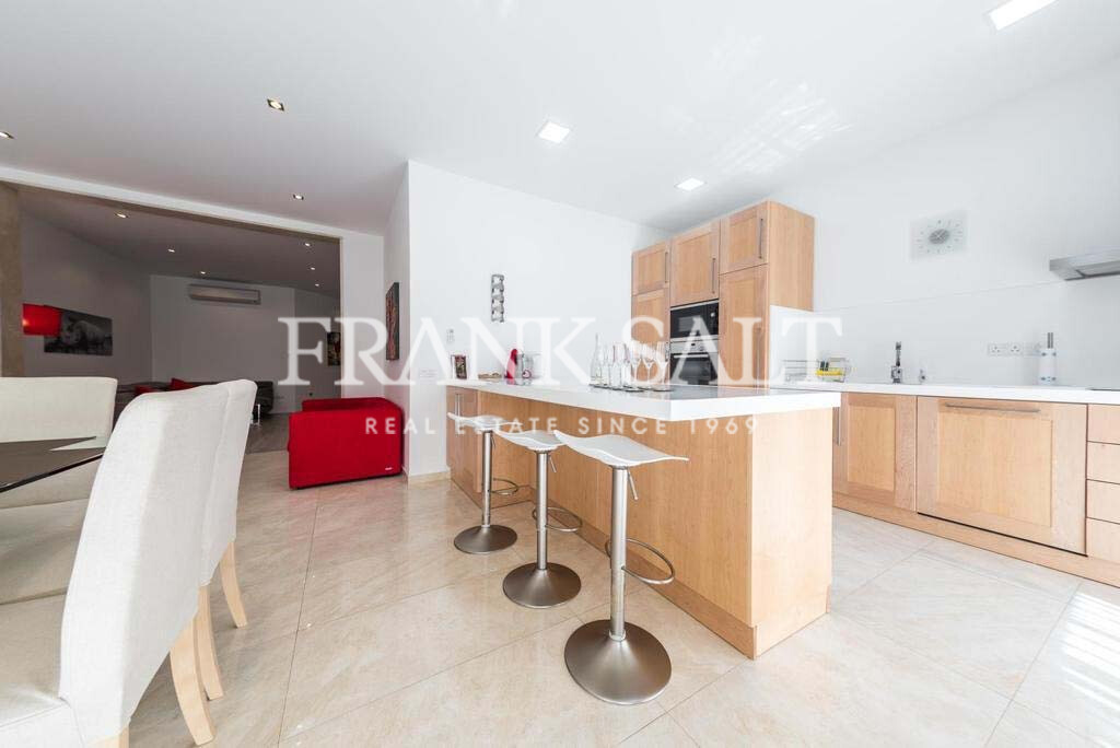 Квартира с 4 спальнями в Слима, Мальта № 4480