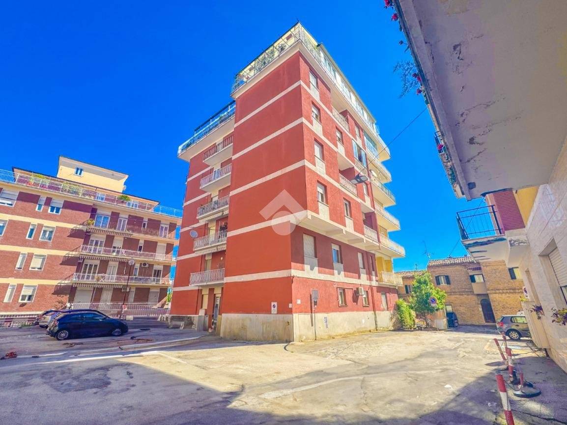2 bedrooms Apartment in Chieti, Italy No. 296088