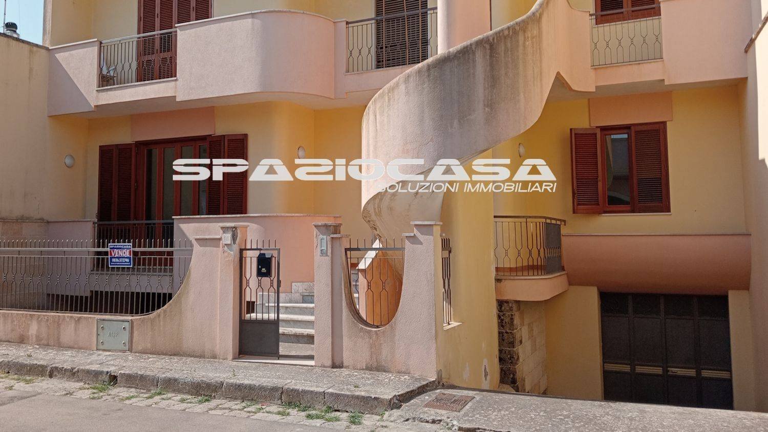 5 bedrooms Apartment in Melendugno, Italy No. 85285