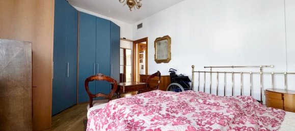 3-salle Appartement à Monza, Italy No. 234742 6