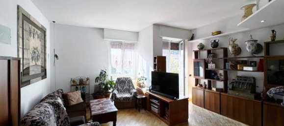 3-salle Appartement à Monza, Italy No. 234742 3