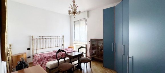 3-salle Appartement à Monza, Italy No. 234742 5