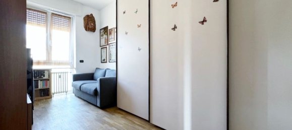 3-salle Appartement à Monza, Italy No. 234742 7