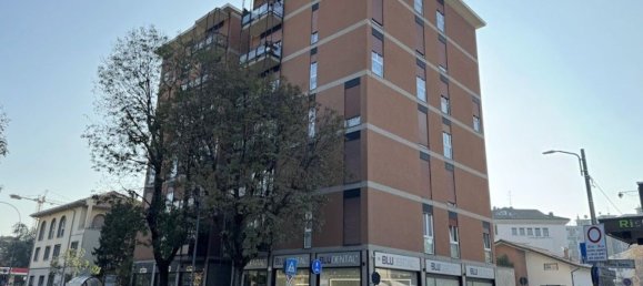 3-salle Appartement à Monza, Italy No. 234742 14