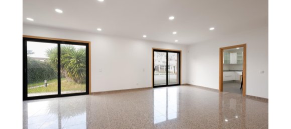 10 bedrooms Villa in Corroios, Portugal No. 95101 33