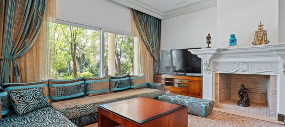 5 bedrooms Villa in Marbella, Spain No. 136497 12