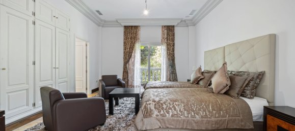 5 bedrooms Villa in Marbella, Spain No. 136497 2