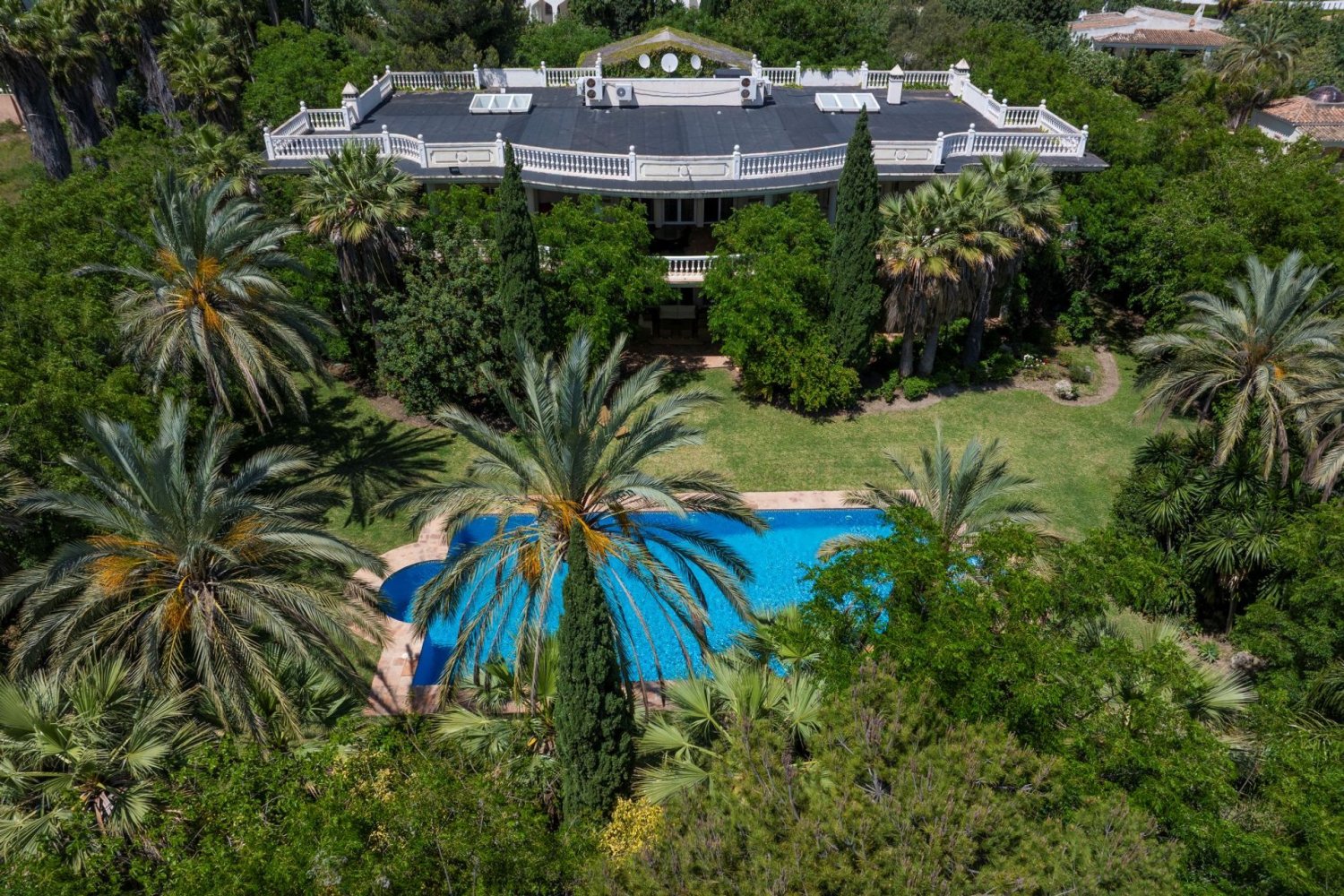 5 bedrooms Villa in Marbella, Spain No. 136497