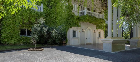 5 bedrooms Villa in Marbella, Spain No. 136497 4