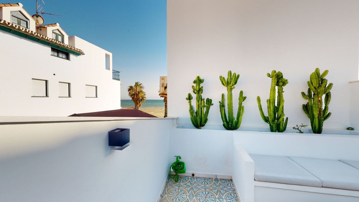 2 bedrooms Townhouse in Caleta de Velez, Spain No. 49000