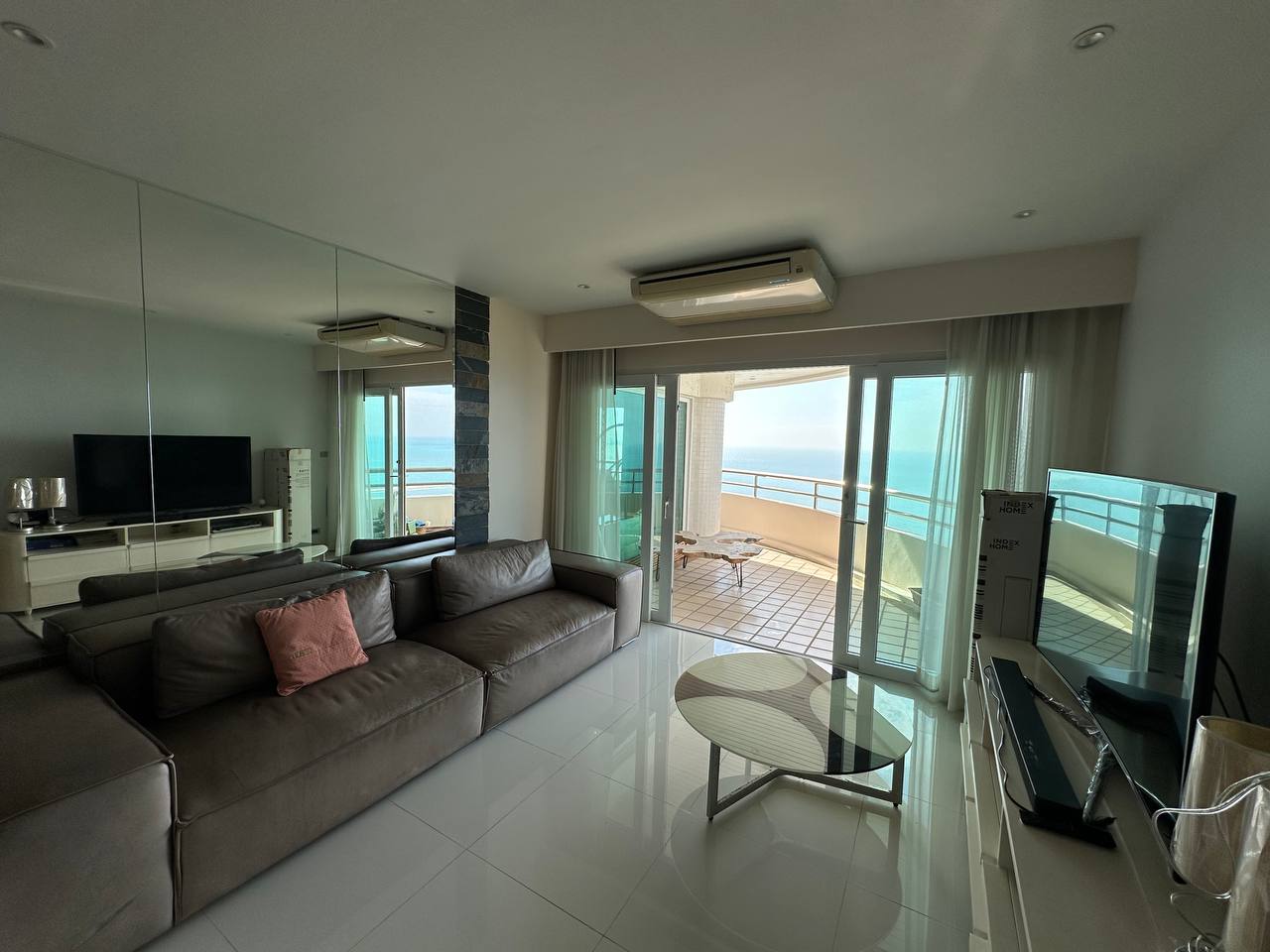 2 bedrooms Apartment in Pattaya, Thailand No. 11407