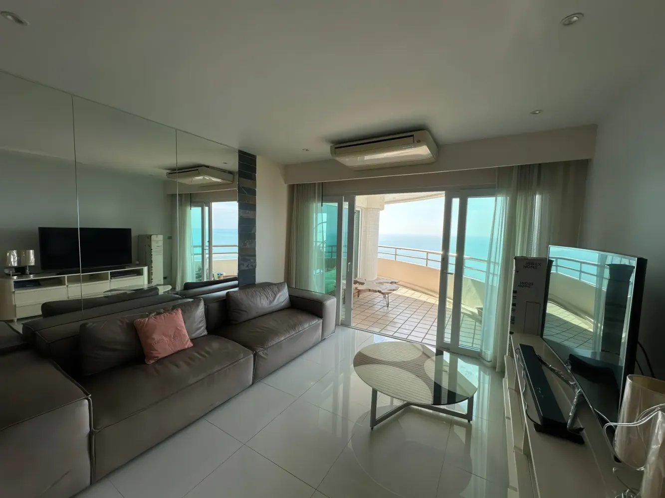 2 bedrooms Apartment in Pattaya, Thailand No. 11407