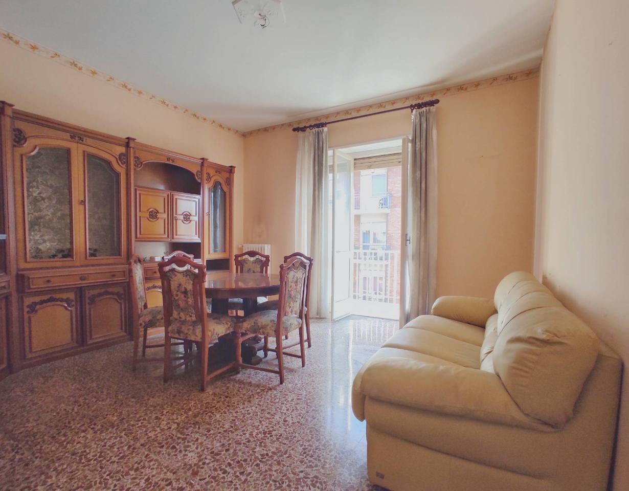 3 rooms Apartment in Turin, Italy No. 114501