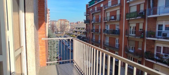 3 rooms Apartment in Turin, Italy No. 114501 6
