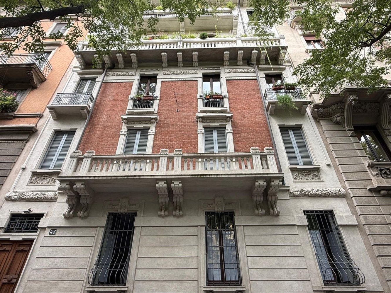 4 bedrooms Apartment in Milan, Italy No. 362689