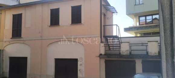 Здание 600м² в Эрба, Италия № 84620 4