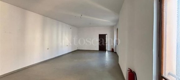 Здание 600м² в Эрба, Италия № 84620 16